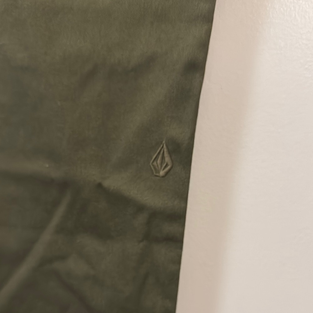 Volcom Green Chinos Slim Fit Modern Style Size 32 - Picture 7 of 7